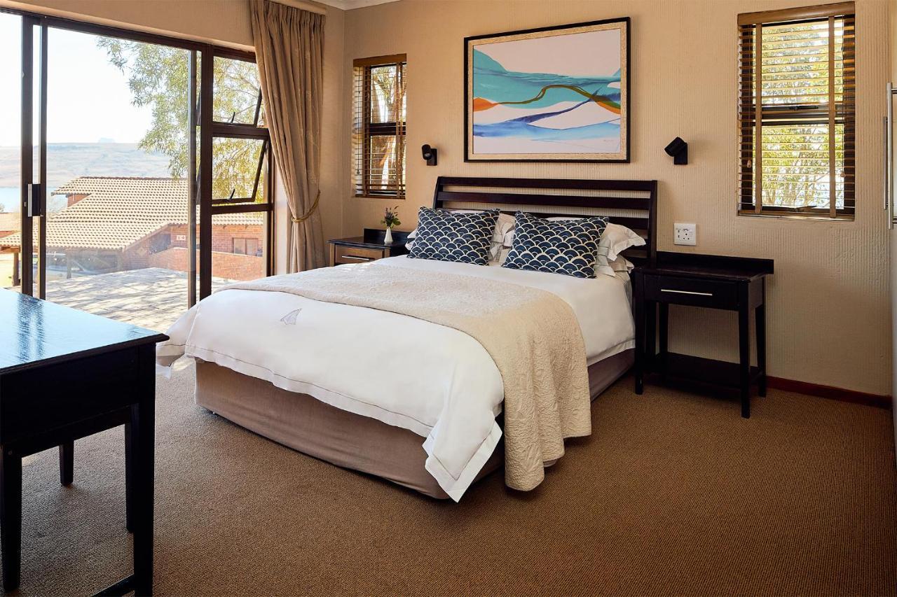First Group Qwantani Hotel Harrismith Buitenkant foto