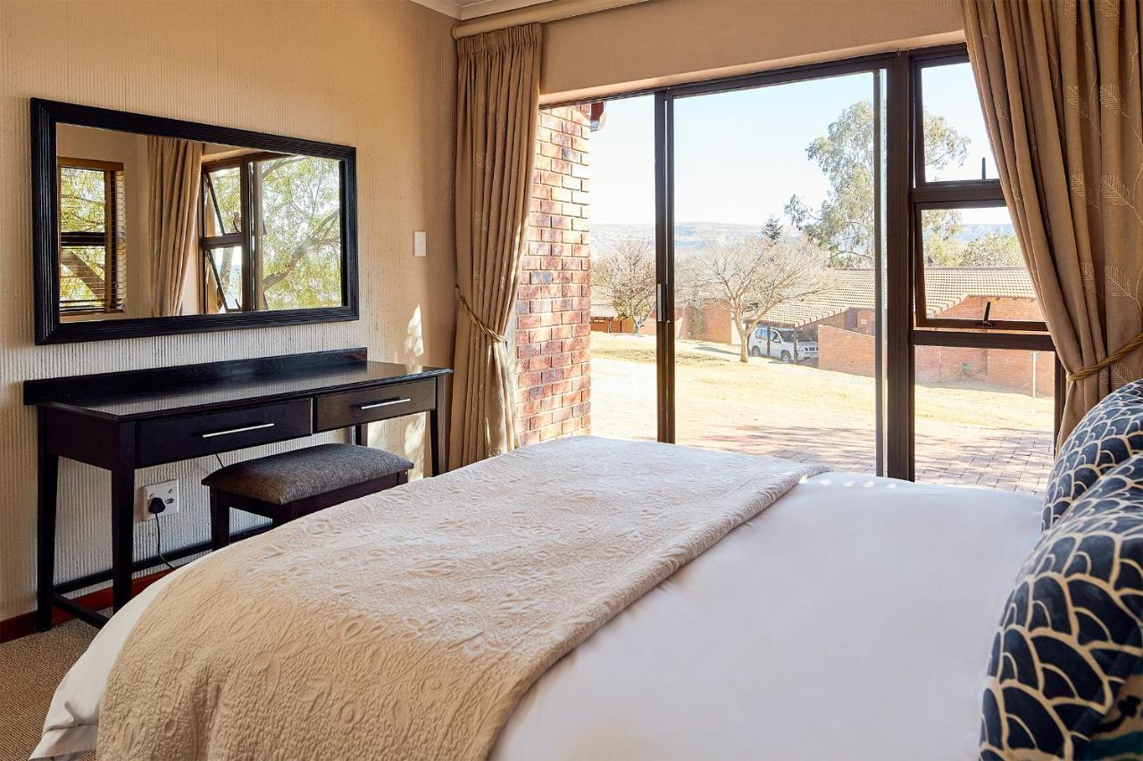 First Group Qwantani Hotel Harrismith Buitenkant foto