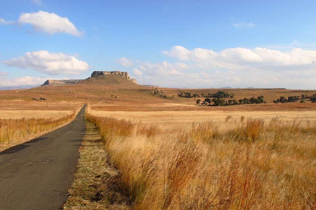 First Group Qwantani Hotel Harrismith Buitenkant foto