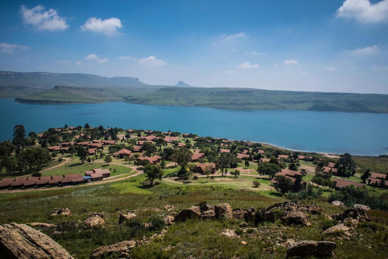 First Group Qwantani Hotel Harrismith Buitenkant foto