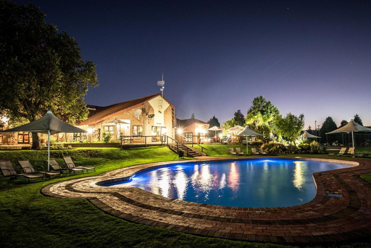 First Group Qwantani Hotel Harrismith Buitenkant foto